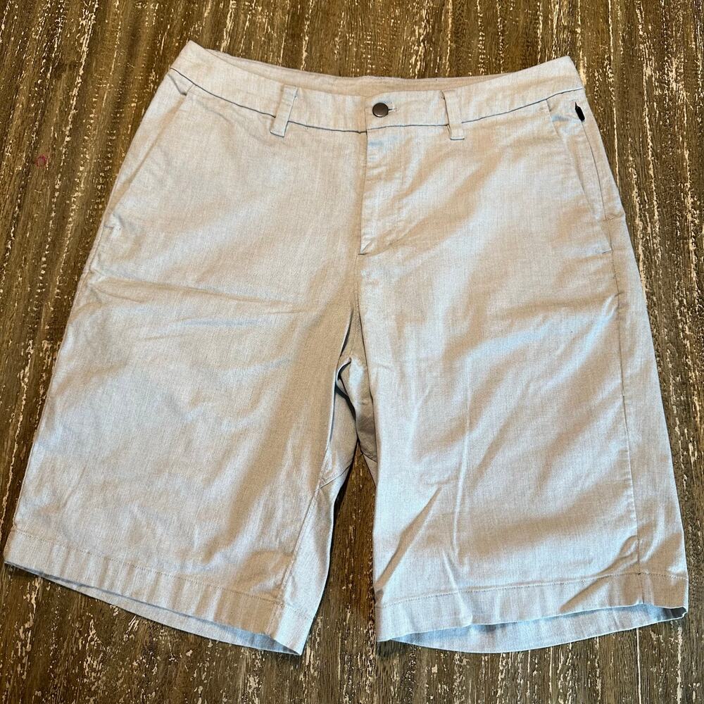 Lululemon Commission Golf Shorts Chino Light Grey Tech 11” Inseam Men’s Size 34W